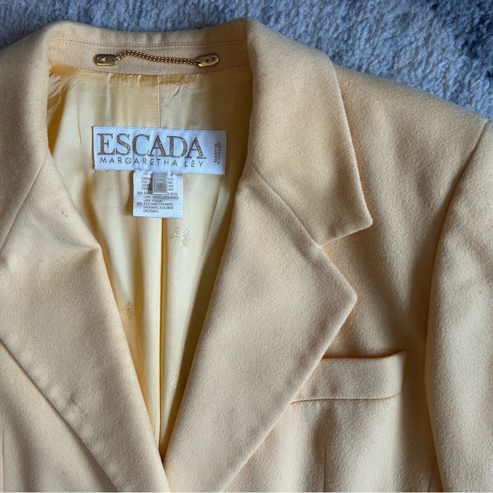 Escada Margaretha Ley Butter Yellow Blazer Gold Buttons Vintage Size 38 - Picture 5 of 5